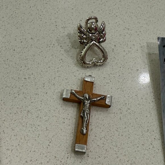 Religious Bundle 2 PIns Crucifix Medal and Necklace - Picture 4 of 7